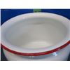 Image 4 : Enamel chamber pot with lid Has red accents