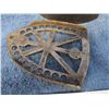 Image 2 : sad iron and trivet