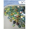 Image 4 : Collection of marbles