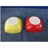 Image 3 : Set of Two Pyrex bowls one red and one yellow