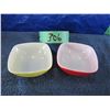 Image 5 : Set of Two Pyrex bowls one red and one yellow