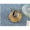 Image 6 : Reproduction oil lamp with assorted parts