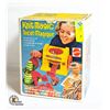 Image 1 : VINTAGE KIDS KNIT MAGIC MACHINE IN BOX