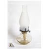 Image 1 : ANTIQUE GLASS OIL LAMP