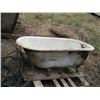 Image 2 : CLAWFOOT BATHTUB, BROKEN BOTTOM "AS IS"