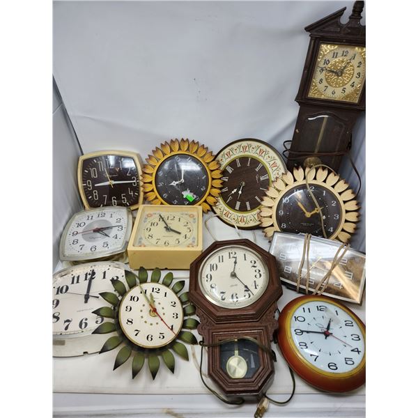 Vintage Clock Lot
