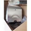 Image 1 : 4 Automatic Stainless Steel Paper Towel Dispensers