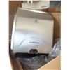 Image 1 : 4 Automatic Stainless Steel Paper Towel Dispensers