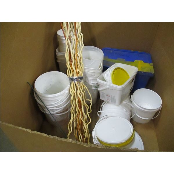 ASSORTMENT OF PLASTIC PAILS & LIDS