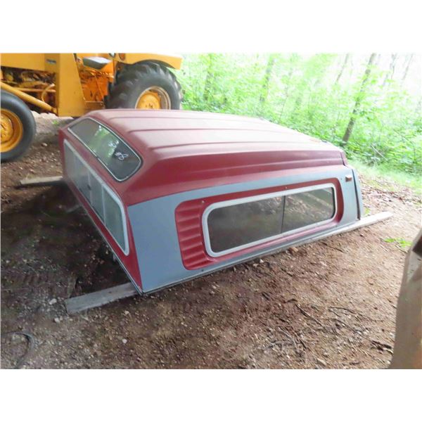 8' Riser Truck Cap