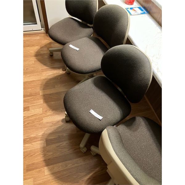 4 Matching Office Chairs 