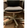 Image 2 : 4 Matching Office Chairs 