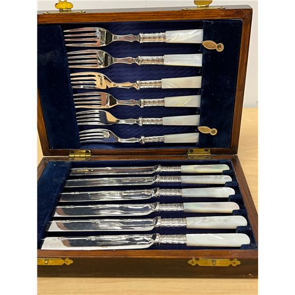 Vintage Mother of Pearl 12 Piece Cutlery Set in box - Knives 7.5" Forks 6"