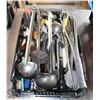 Image 1 : LARGE LOT OF ASSORTED KITCHEN UTENSILS