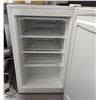 Image 2 : WHITE SALTON MINI FRIDGE