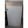 WHITE SALTON MINI FRIDGE