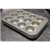 Image 1 : LOT OF 6 12 CUP CHICAGO METALIC MUFFIN PANS