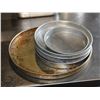 Image 1 : LOT OF 5 ASSORTED ALUMINIUM PIZZA PANS