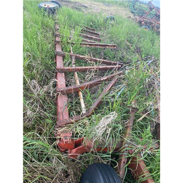 Harrow draw bar & Approx. 10 Harrows