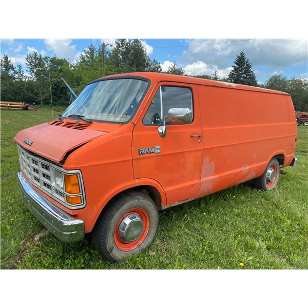 1988 Dodge 350 Van, Camperized, No key (Family said it was running)