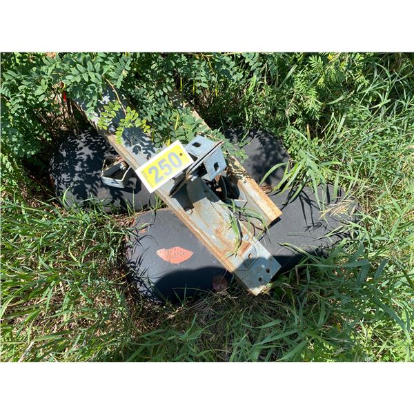 2- Tanks c/w brackets