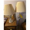 Image 1 : 2- Lamps, dresser c/w mirror & night stand