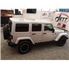 Image 16 : C6C --  2012 JEEP WRANGLER UNLIMITED SAHARA 4X4, Silver, 226,103 KMS
