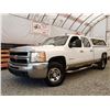 Image 2 : F4 --  2009 CHEVROLET SILVERADO 3500 4X4 DIESEL CREW CAB LONG BOX, White,