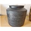 Image 2 : 2 Decorative Vases