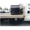Image 52 : 0A --  2005 FORD F450 SUPER DUTY  DIESEL FLAT DECK DUALLY, White, 314649 KM