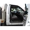 Image 92 : 0A --  2005 FORD F450 SUPER DUTY  DIESEL FLAT DECK DUALLY, White, 314649 KM
