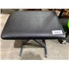 Image 2 : Folding Stool Black