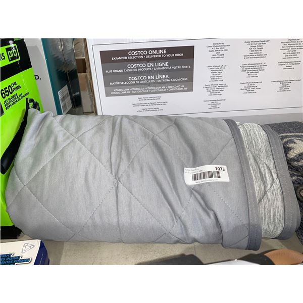 Reversible Cooling Throw Blanket