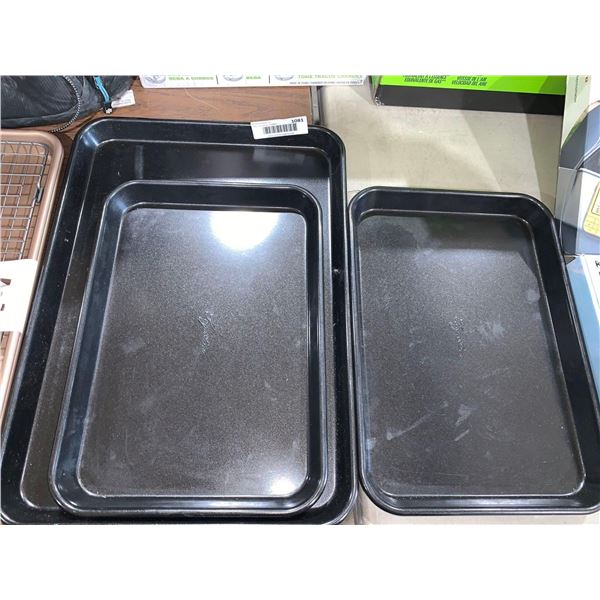 Lot of 3 lagastina baking sheets