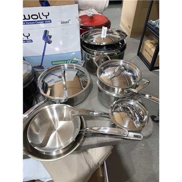 Kirkland pots and pan set 13 pcs