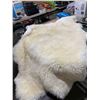 Image 3 : Windward 100% Sheep Skin approx dimensions 70.9"x43.3"