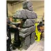 Image 2 : STATUE OF INUKSHUK APPROX 87" TALL