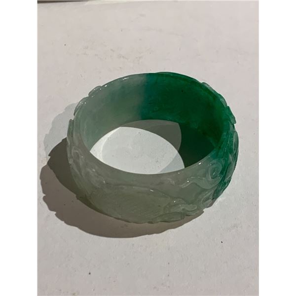 SPINACH GREEN 'TWISTED RUYI' BANGLE