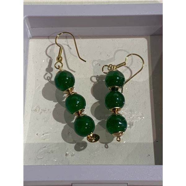 PAIR OF IMPERIAL GREEN JADEITE EARRINGS IN CASE