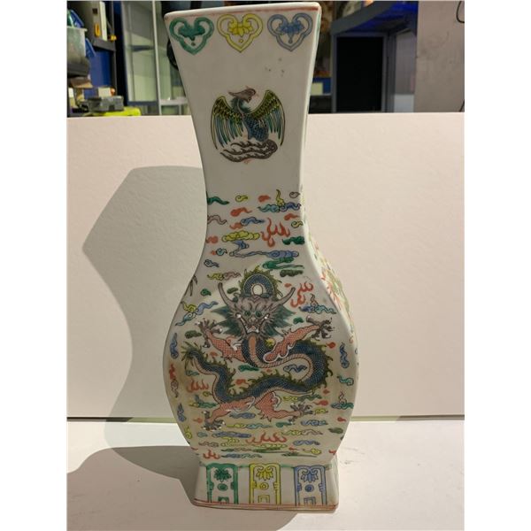 FAMILLE VERTE DRAGON BALUSTER VASE