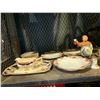 Image 2 : ASSORTED PLATTERS, DECOR AND DISHWARE