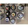 Image 2 : *UNKNOWN AUTHENTICITY* 13 ASSORTED HOCKEY PUCKS (MANY AUTOGRAPHED) & 2 ASSORTED HOCKEY PUCK/CARD