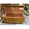 Image 2 : LANE CEDAR CHEST