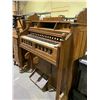 Image 2 : ESLEY ORGAN CO. ANTIQUE ORGAN