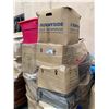 Image 2 : PALLET OF ASSORTED ITEMS INCLUDING; CLOTHING, LUGGAGE, TOTES & MORE