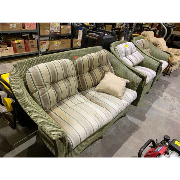 WICKER PATIO LOVESEAT AND 2 MATCHING CHAIRS