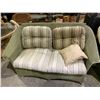 Image 2 : WICKER PATIO LOVESEAT AND 2 MATCHING CHAIRS