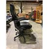 Image 2 : LAZBOY EXECUTIVE ROLLING OFFICE CHAIR