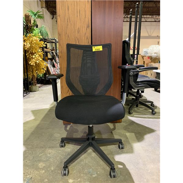 MESHBACK ROLLING OFFICE CHAIR