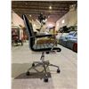 Image 2 : ROLLING OFFICE CHAIR